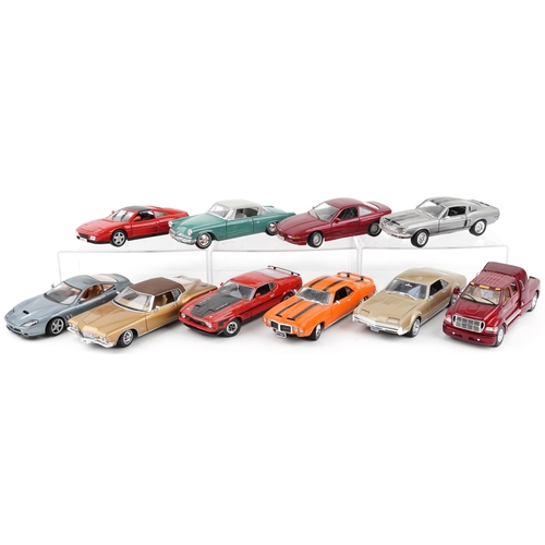 1617 - Ten 1:18 scale diecast vehicles including Maisto 1953 Studebaker Starliner, Road Signature 1971 Buck... 