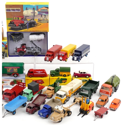 1630 - Vintage and later Dinky diecast vehicles, some with boxes, including Foden TV Extending Mast vehicle... 