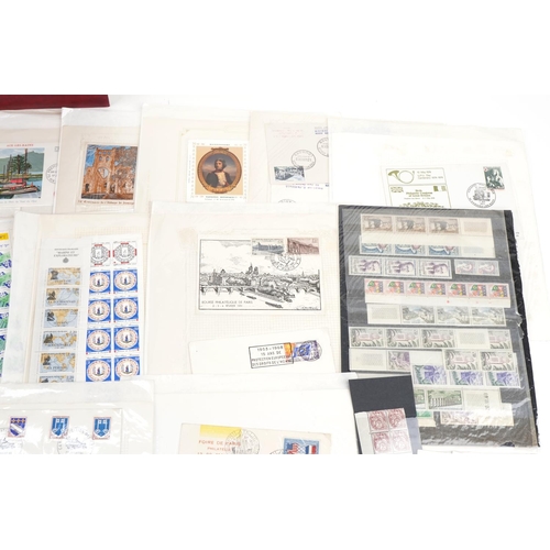 670 - British and world stamps, stamp booklets and first day covers including 1966 Paris Car Exposition, 1... 