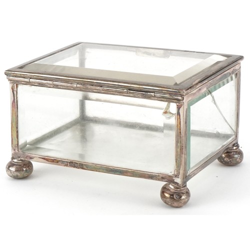 499 - Grey & Co, Edwardian silver and bevelled glass jewel box raised on four bun feet, London 1903, 7cm H... 