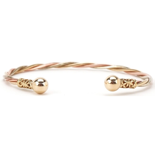 2135 - 9ct three tone gold bangle, 6.5cm wide, 4.9g