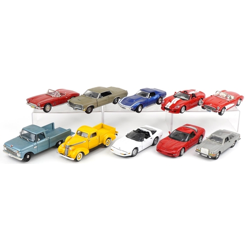 1620 - Ten 1:18 scale diecast vehicles including Ertl 1962 Corvette, Burago 1999 Shelby Series 1 and Sun St... 