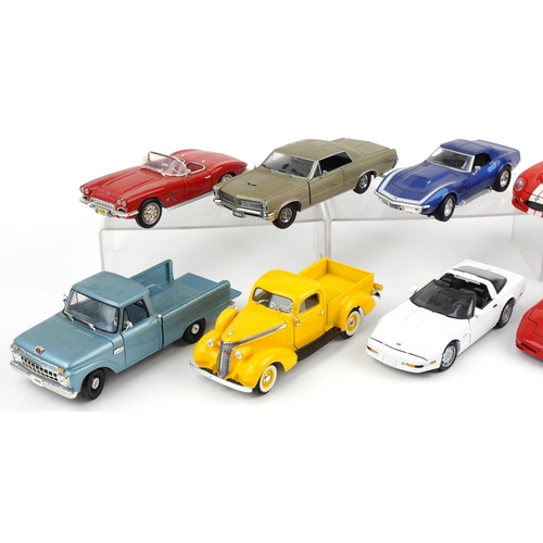 1620 - Ten 1:18 scale diecast vehicles including Ertl 1962 Corvette, Burago 1999 Shelby Series 1 and Sun St... 