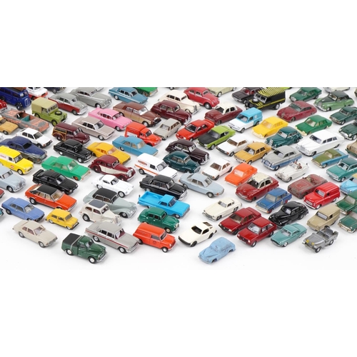 1658 - Vintage and later collector's vehicles, predominantly diecast, including Oxford and Lesney