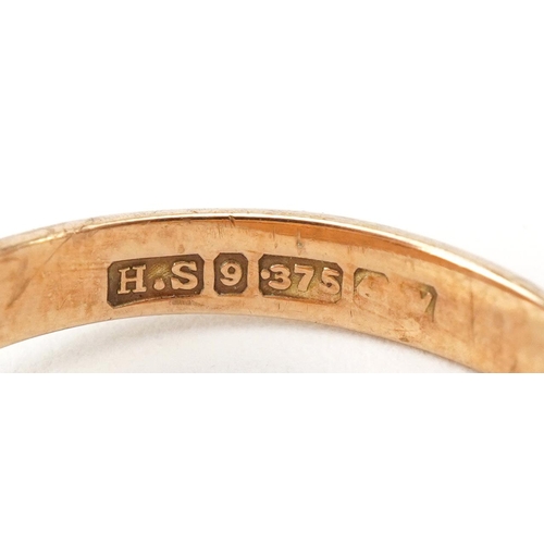 2320 - 9ct gold engraved signet ring, size J, 2.6g