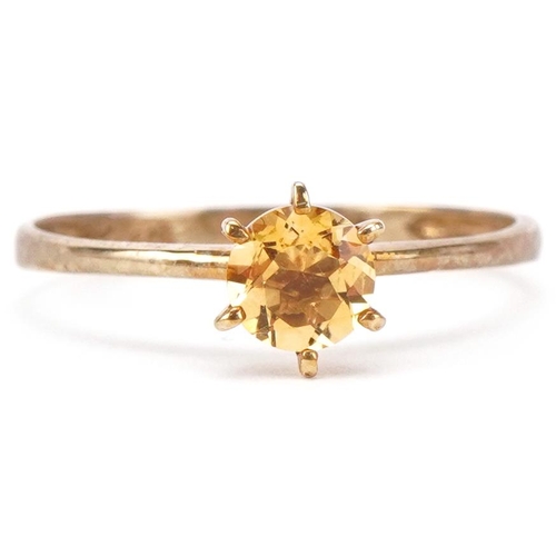 2088 - 9ct gold citrine solitaire ring, size O, 1.0g