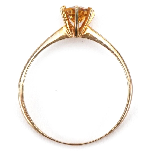 2088 - 9ct gold citrine solitaire ring, size O, 1.0g