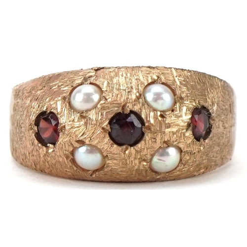 2472 - Modernist 9ct gold garnet and cultured pearl cluster ring, size R, 4.2g