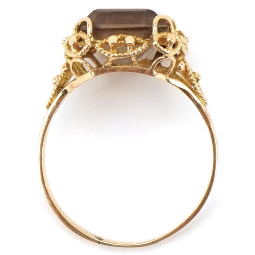 2253 - Unmarked gold smoky quartz ring, tests as 9ct gold, the quartz approximately 12.0mm x 10.0mm x 7.0mm... 