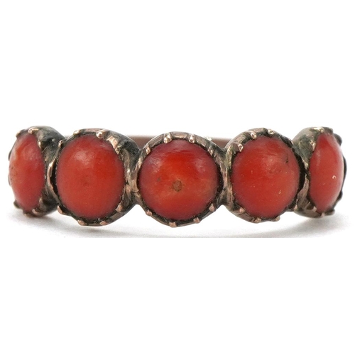 2282 - Antique unmarked silver cabochon coral five stone ring, size L, 0.9g