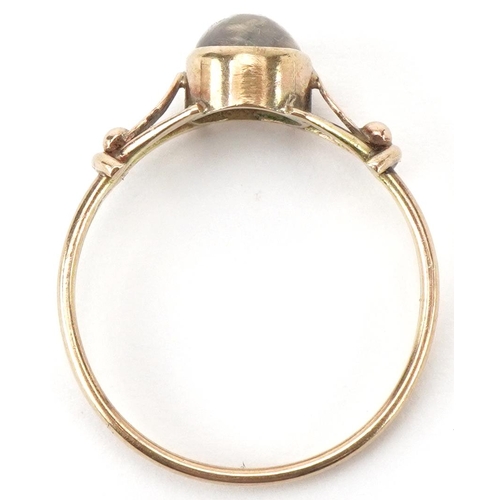 2288 - Unmarked gold cabochon moonstone ring, size O/P, 1.5g