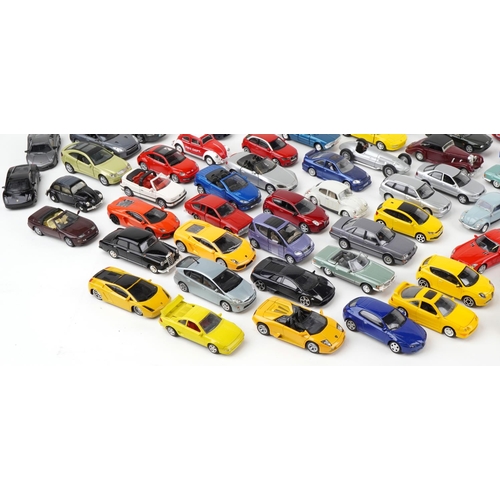 1690 - Large collection of vintage and later collector's vehicles, predominantly diecast, including Burago,... 