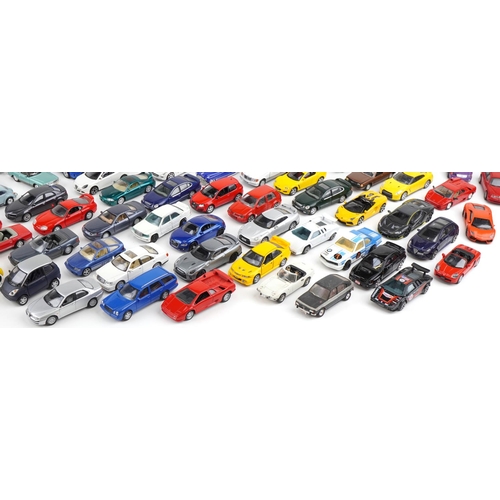 1690 - Large collection of vintage and later collector's vehicles, predominantly diecast, including Burago,... 