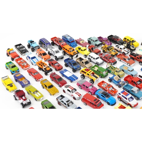 1692 - Large collection of vintage and later diecast vehicles, predominantly Matchbox and Hot Wheels