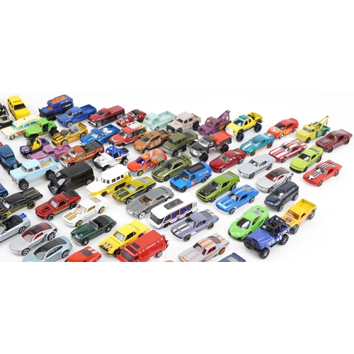 1692 - Large collection of vintage and later diecast vehicles, predominantly Matchbox and Hot Wheels