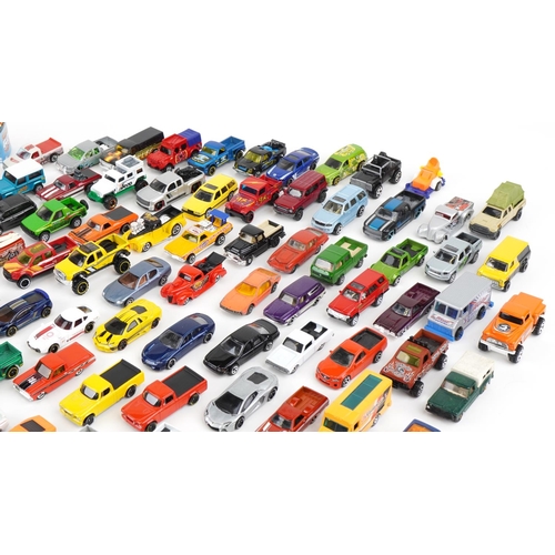 1655 - Large collection of diecast vehicles, predominantly Matchbox and Hot Wheels