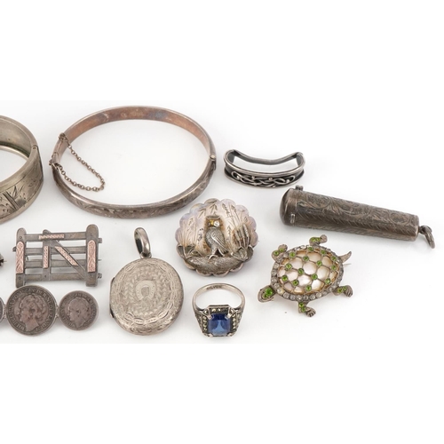 2721 - Antique and later jewellery including a Victorian aesthetic hinged bangle, oval locket, coral brooch... 