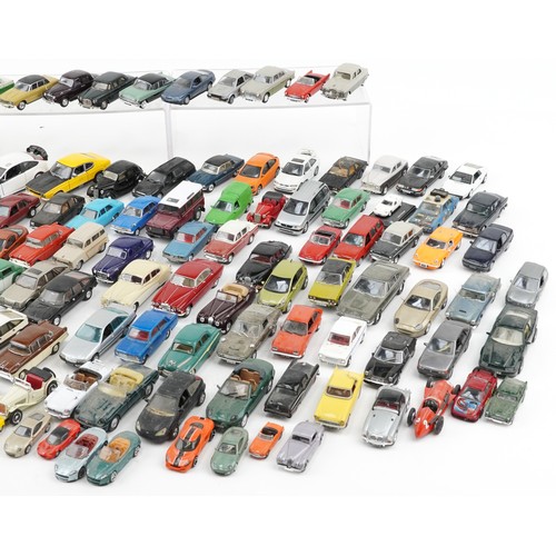 1646 - Large collection of vintage and later collector's vehicles, predominantly diecast, including Vanguar... 