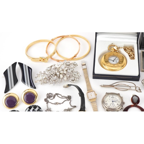 2725 - Vintage and later costume jewellery and wristwatches including a Napier Green Man brooch, simulated ... 