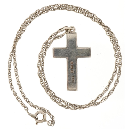 2419 - Edwardian floral engraved silver cross pendant on a white metal necklace, the pendant Birmingham 190... 