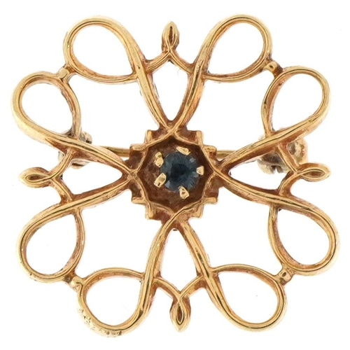 2215 - 9ct gold openwork sapphire brooch, 2cm wide, 2.2g