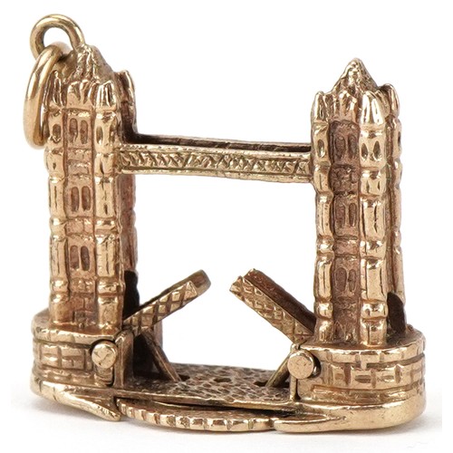 2059 - Large 9ct gold charm in the form of London Tower Bridge with rise and fall bridge, 2.2cm high, 7.4g