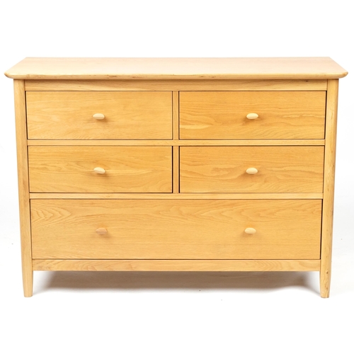 1010 - Ercol Teramo contemporary light oak five drawer chest, 79cm H x 114cm W x 47cm D