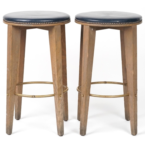 1092 - Pair of contemporary breakfast bar stools with blue leather upholstered padded seats, each 72cm high