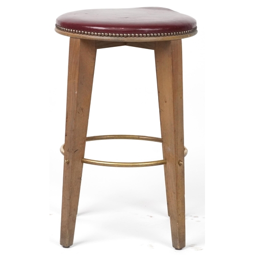 1099 - Contemporary breakfast bar stool with burgundy leather upholstered padded seat, 64cm high