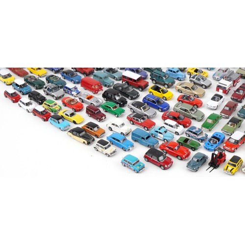 1644 - Large collection of vintage and later diecast vehicles including Corgi, Matchbox and Hot Wheels