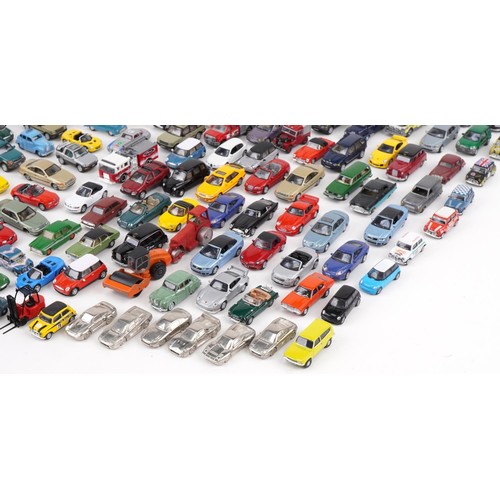 1644 - Large collection of vintage and later diecast vehicles including Corgi, Matchbox and Hot Wheels