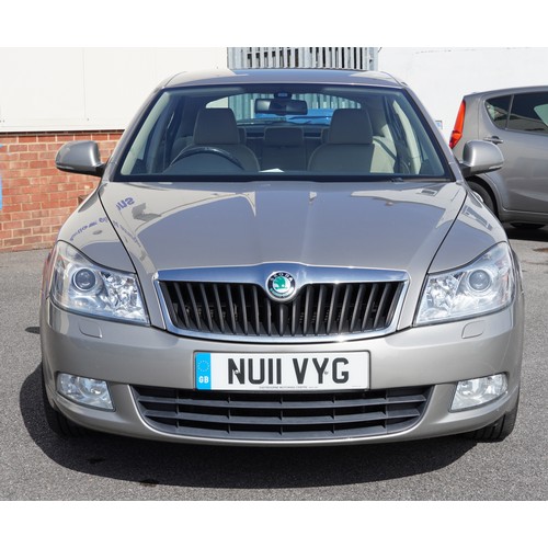 1001 - 2011 manual Skoda Octavia Elegance 1.6 liter TDI five door hatchback, Reg NU11 VYG, TWO owners from ... 