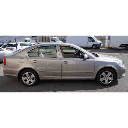 1001 - 2011 manual Skoda Octavia Elegance 1.6 liter TDI five door hatchback, Reg NU11 VYG, TWO owners from ... 