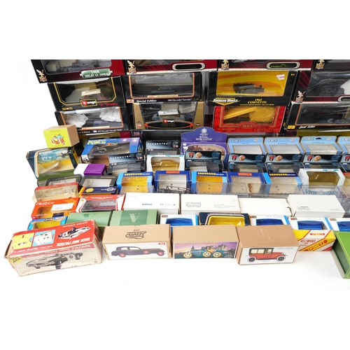 1704 - Extensive collection of model collector's vehicle boxes