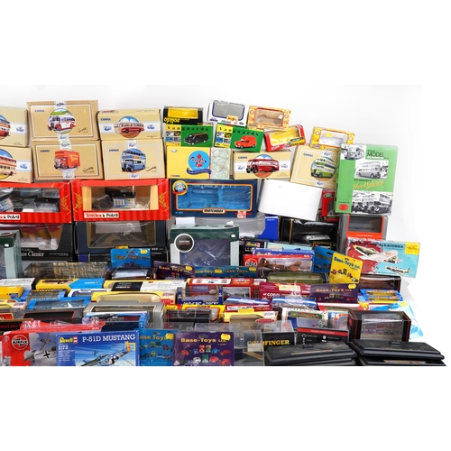 1709 - Extensive collection of model collector's vehicle boxes