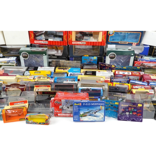 1709 - Extensive collection of model collector's vehicle boxes