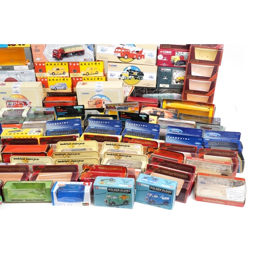 1711 - Extensive collection of model collector's vehicle boxes