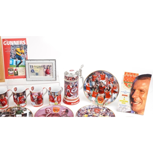 1437 - Arsenal Football club memorabilia including plates and cups, some with certificates