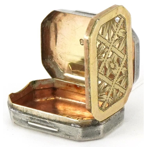 2435 - John Lawrence & Co, George III silver vinaigrette with gilt interior 1815, 3cm wide, 9.3g