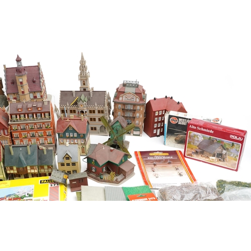 574 - Large collection of model railway trackside buildings, scenery and accessories, some with boxes, inc... 