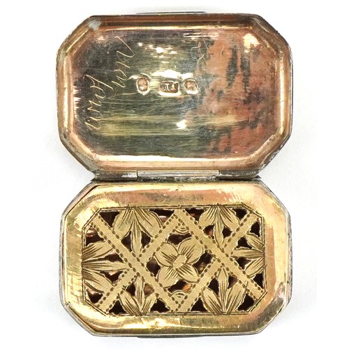 2435 - John Lawrence & Co, George III silver vinaigrette with gilt interior 1815, 3cm wide, 9.3g