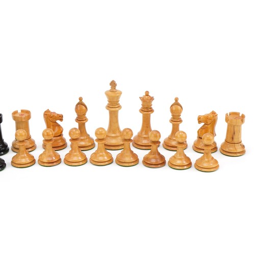 1502 - Boxwood and ebony Staunton pattern chess set, the largest piece 7.5cms tall