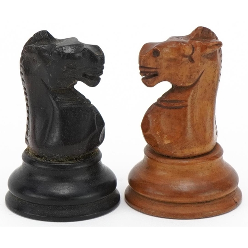 547 - Vintage wooden chess set, the largest pieces each 6.5cm high