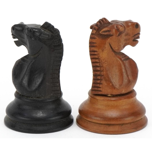 547 - Vintage wooden chess set, the largest pieces each 6.5cm high