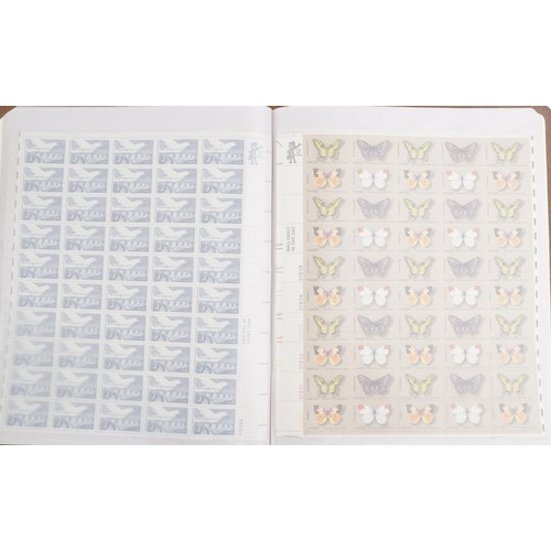 1377 - Quantity of United States of America stamps including mint sheets, predominantly in mint condition, ... 