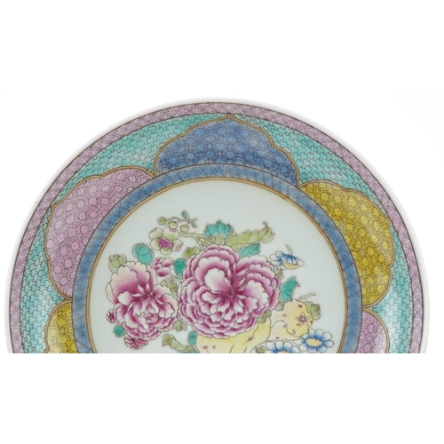 424 - Chinese porcelain plate hand painted with flowers and fruit, 20cm in diameter