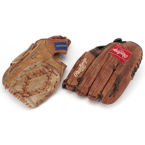 1453 - Two vintage leather baseball pitcher's gloves