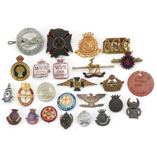 1522 - British and other military interest badges including Air Training Corps, Women's Land Army, Civil De... 