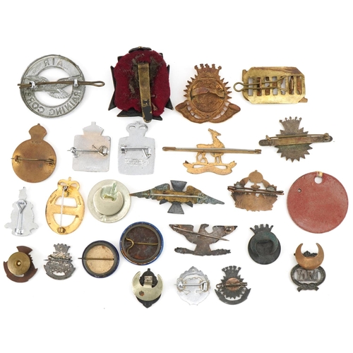 1522 - British and other military interest badges including Air Training Corps, Women's Land Army, Civil De... 