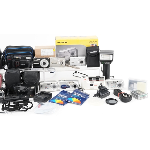 465 - Vintage and later cameras and accessories including a Olympus FE-280, Olympus C-450 and Samsung Digi... 